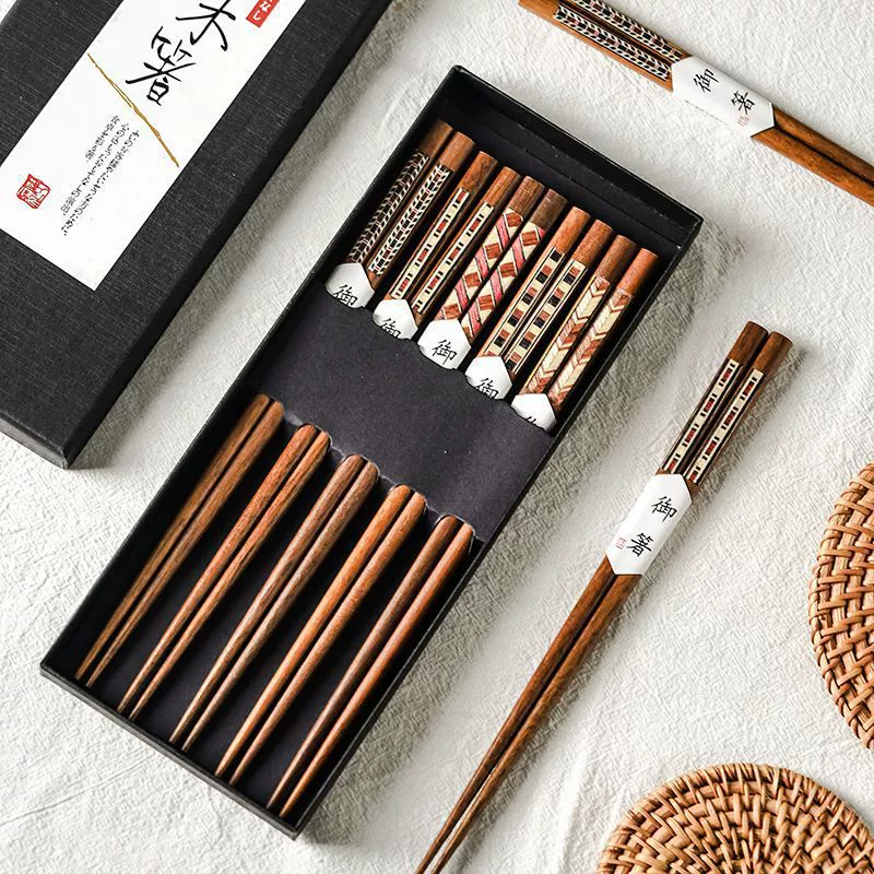 Палочки для еды из цельного дерева