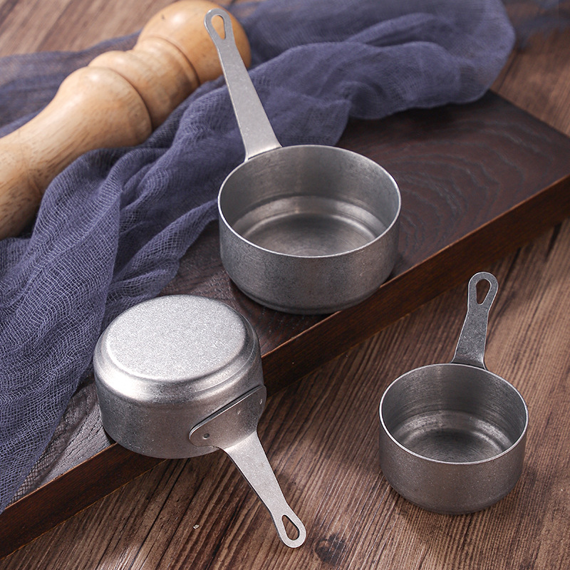 Vintage stainless steel sauce cup, antique-style creative American sauce bowl, Western cuisine steak black pepper dish, tomato sauce flavor dish.