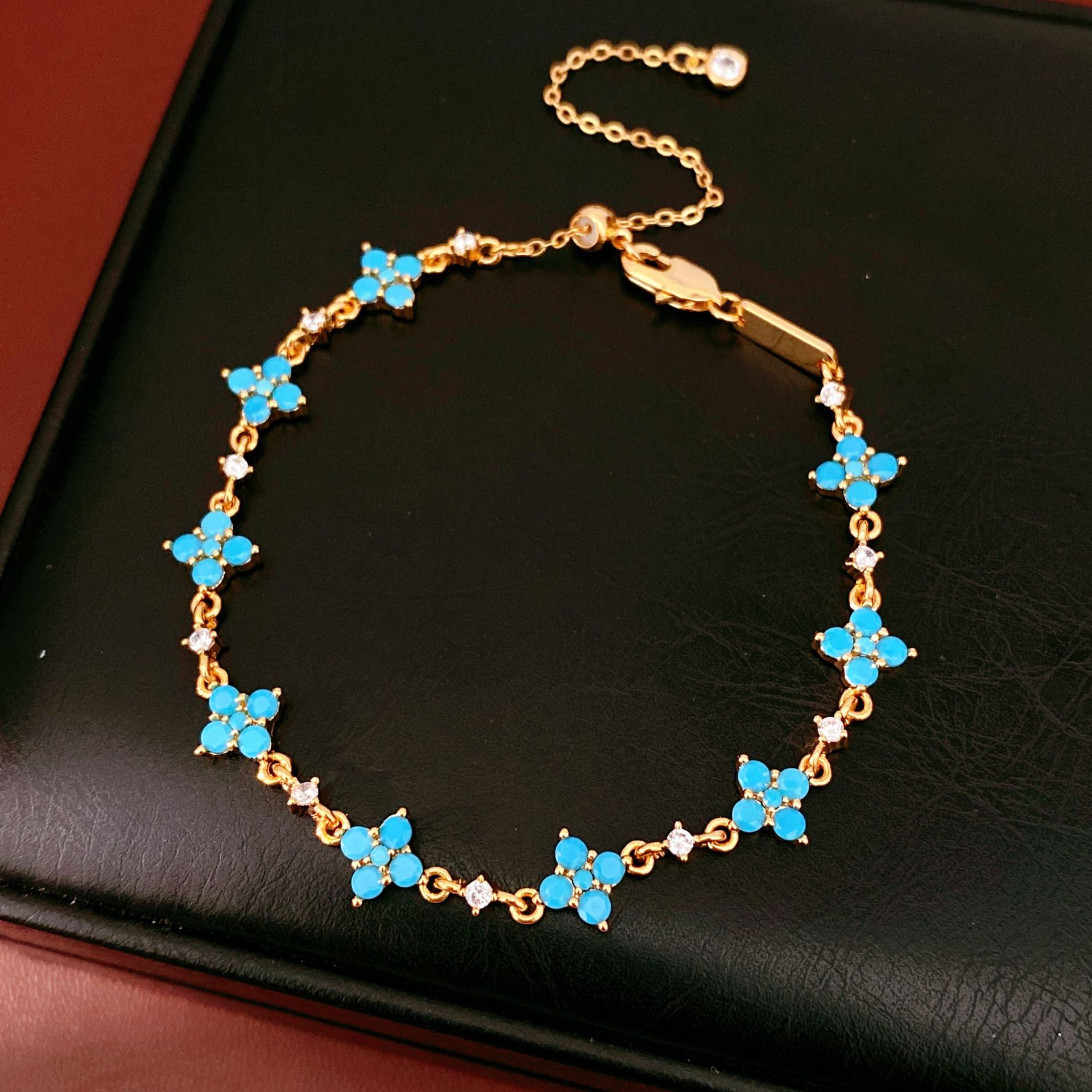 Medieval vintage pulsera de flores de piedra de silicio ligera pulsera de nicho de lujo temperamento retro alta sensación de joyas al por mayor image 8