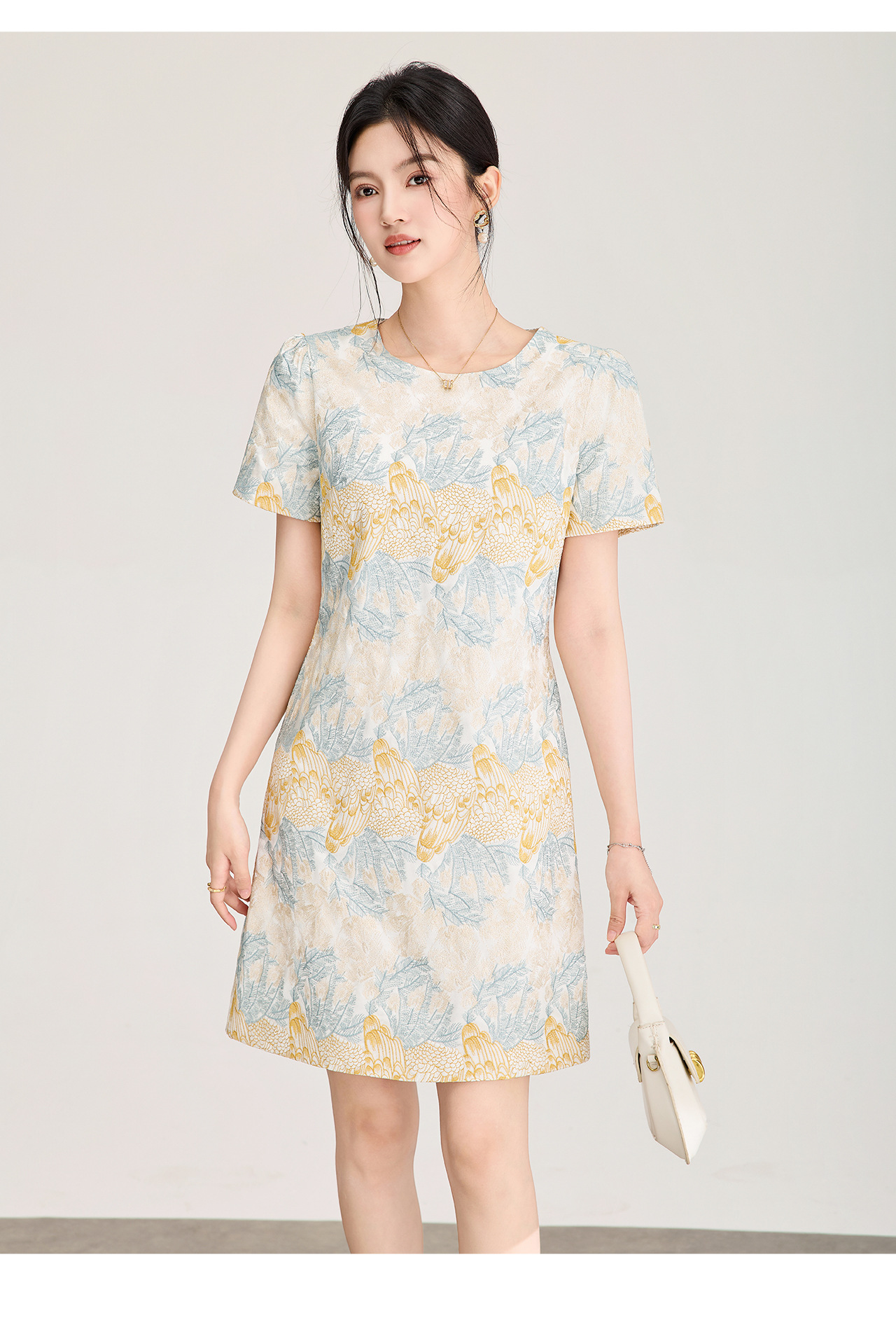 Đầm suông nữ midi dệt satin thêu jacquard tay ngắn — xanh lam chi tiết 14