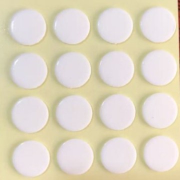 16 puntos de pegamento