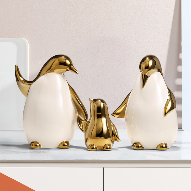轻奢企鹅一家三口陶瓷摆件创意简约家居客厅酒柜电视柜个性装饰品