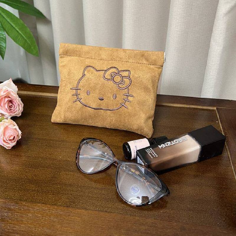 [in Stock, Ships Instantly] Suede Kitty Makeup Bag, Portable Travel Makeup Bag, Practical Travel Storage Bag