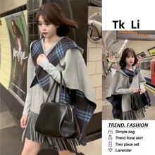 格纹两面穿流苏斗篷毛呢大衣女秋冬小个子打底配呢子百褶裙三件套