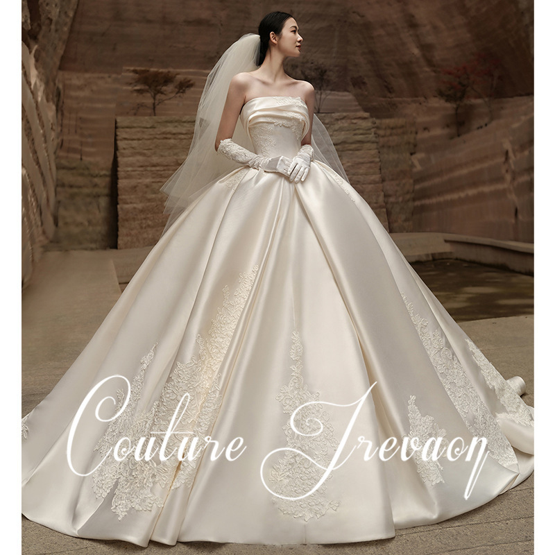 High-End Light Luxury Wedding Dress for Brides 2026 New Satin Strapless Gown with a Unique Large Train and French-Style Long Skirt High-End Light Luxury Wedding Dress for Brides 2026 New Satin Strapless Gown with a Unique Large Train and French-Style Long Skirt