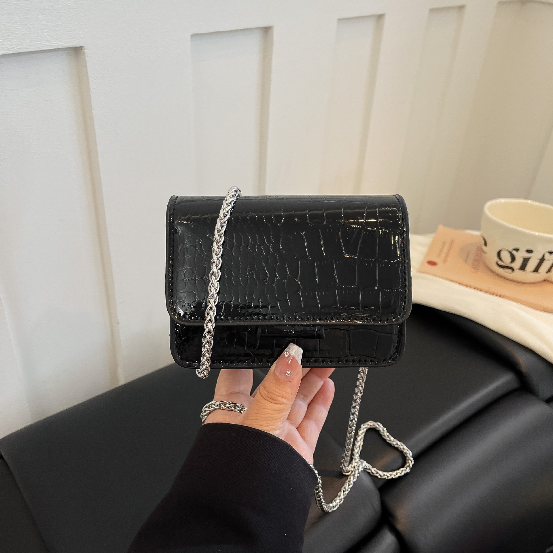 2026 nueva cadena de cocodrilo mini bolso cuadrado de moda femenina multifuncional bolso de hombro ligero bolso de lujo