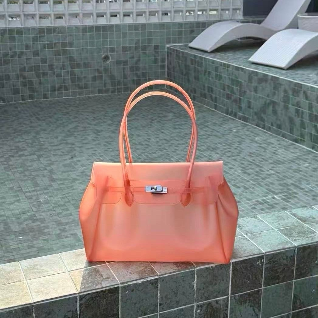 Tpu orange (with key + rivets on the bottom) / 35*27*15cm