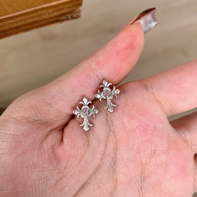 拉丝工艺鸢尾花十字架耳钉S925纯银复古轻奢高级百搭时尚花朵耳钉|undefined