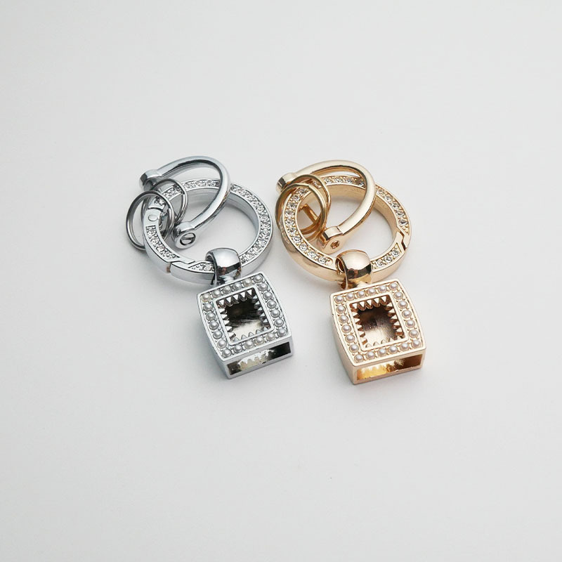 DIY方形珍珠镶钻钥匙扣配件创意手链包包金属挂饰五金批发轻奢风
