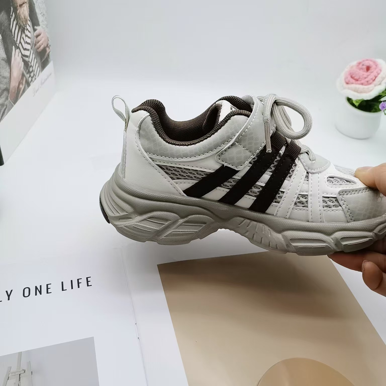 Primavera de niños pequeños y medianos zapatos de papá 2025 primavera transpirables zapatos deportivos casuales para niños zapatos escolares para niñas transpirables y cómodos