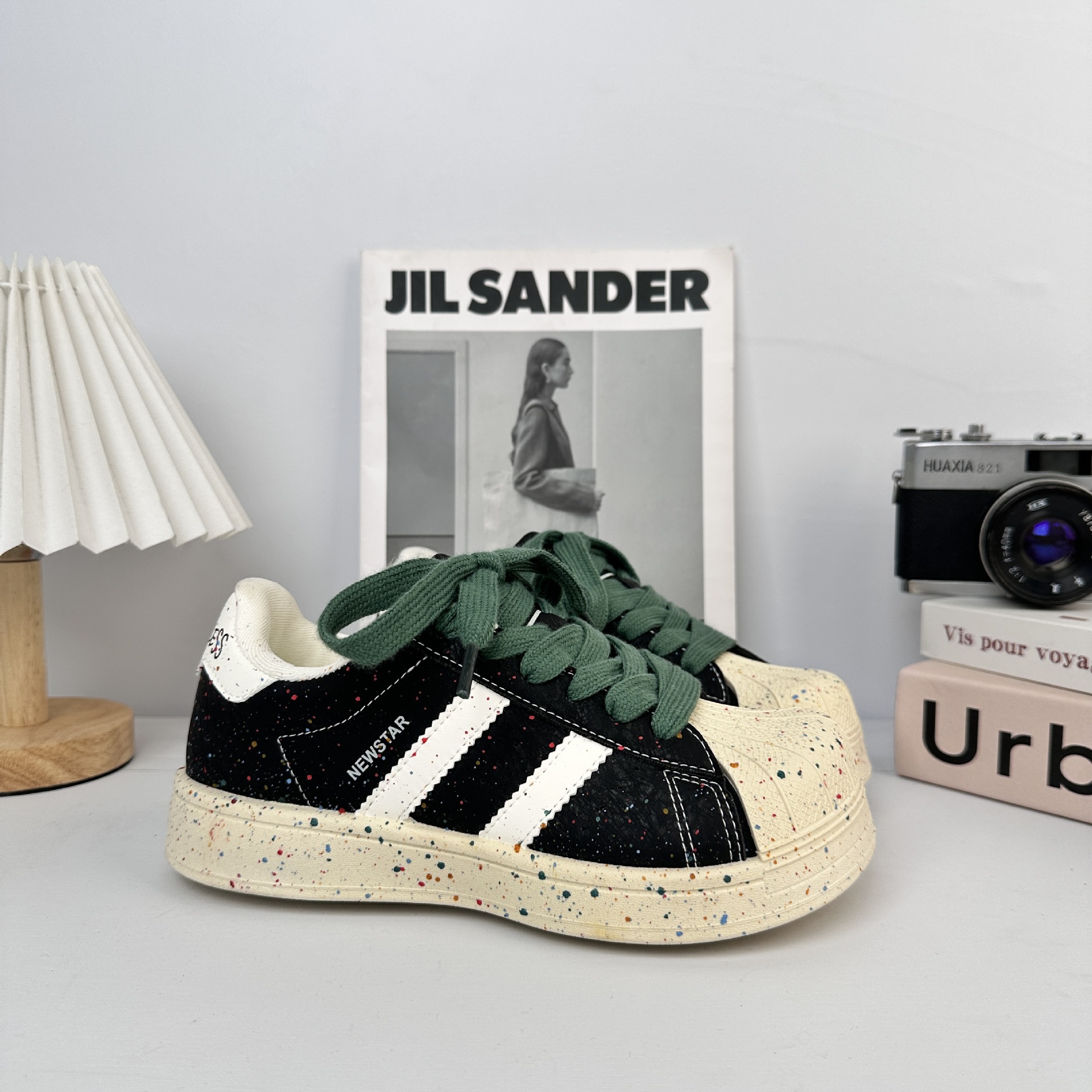 Yuanbo primavera y otoño zapatos blancos de suela gruesa para mujeres 2025 nuevos zapatos casuales coreanos zapatos de skate conchas de cabeza zapatos de pan