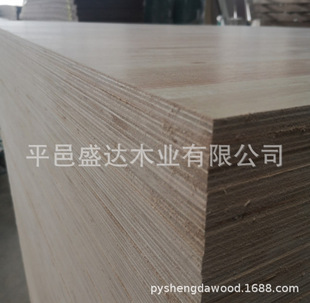 ���Ӱ�о��ľ���zƤ��ľƤľ�����z�ϰ���ȻľƤ�p�N��ָ�Ӱ屳��