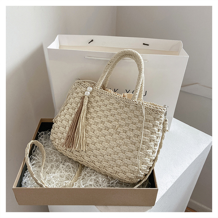 Fashion Straw Woven Messenger Tassel Bag display picture 5