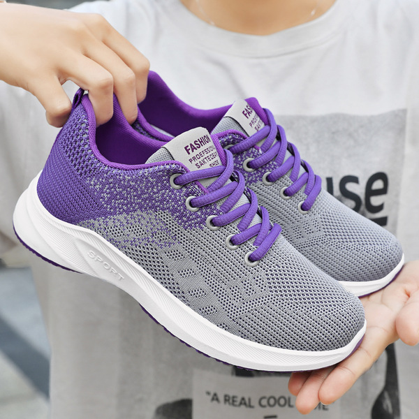 fashionable sneakers for leisure for students