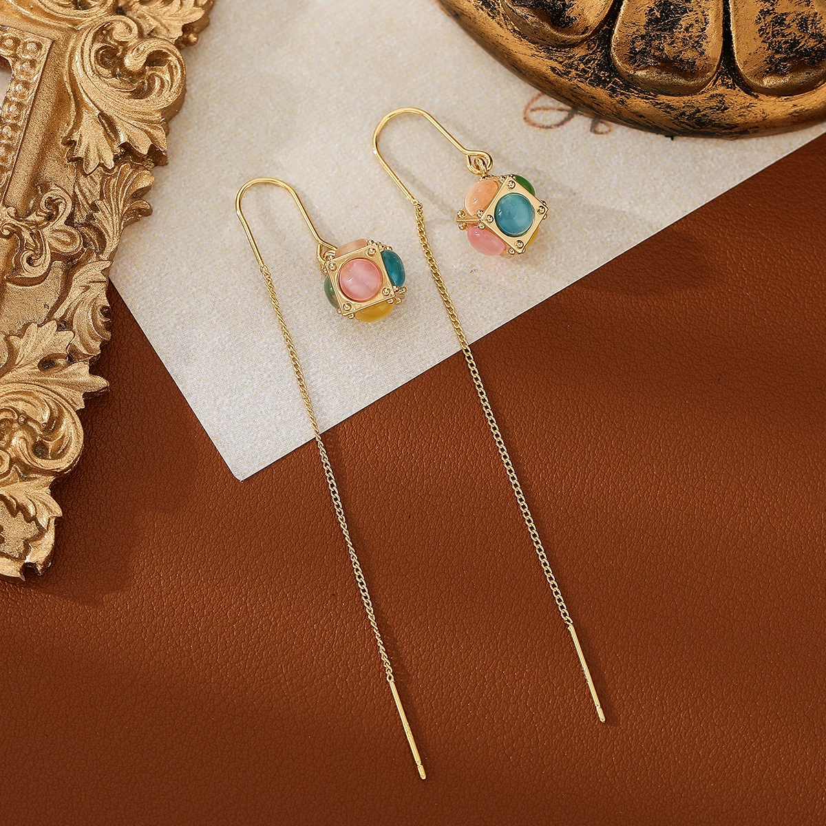 Long earrings, cat's eye, simple and elegant design