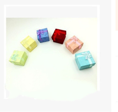 Caja de joyería anillo Stud pendientes COLLAR COLGANTE pulsera caja de regalo de joyería redonda roja