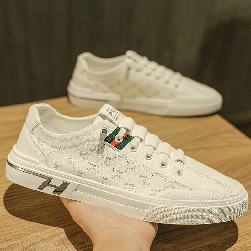 Zapatos de verano para hombres transpirables 2025 nuevos zapatos deportivos de todo fósforo pequeños blancos zapatos de cuero casuales para hombres zapatos de moda de un pie