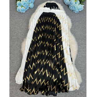 �p�ݿ羳�W��Ů�b���ŕr�а��޽�z����ȹͨ�ڰٴ�ײɫ�L��ȹ��Ů