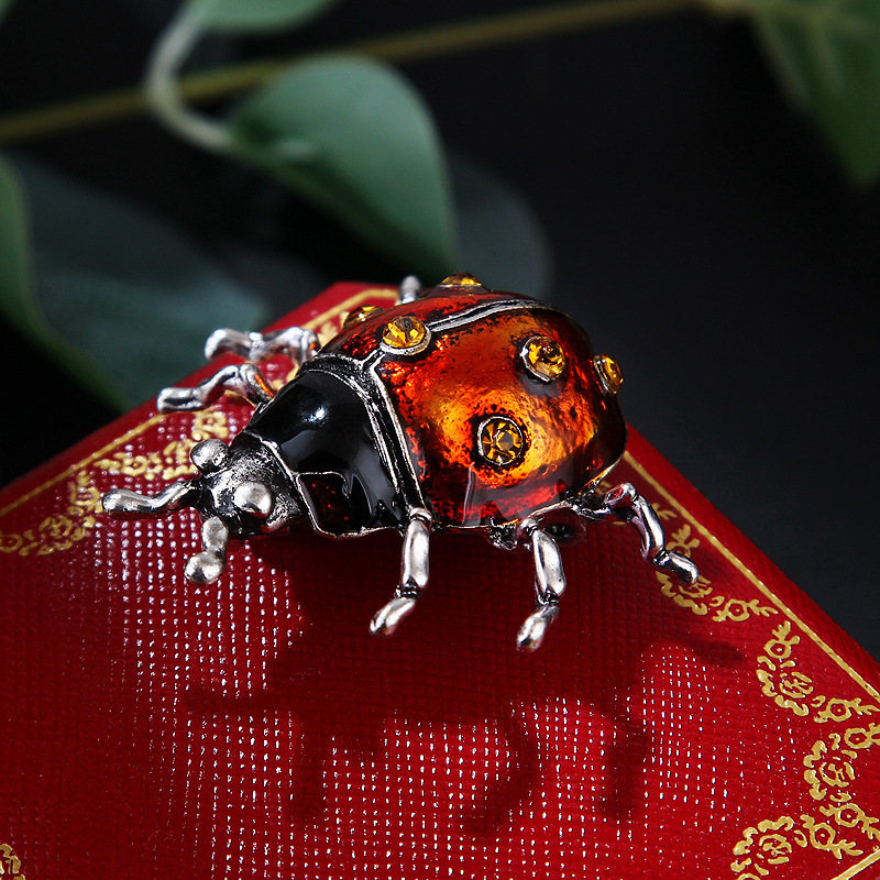 smalto sette stelle coccinella spilla abito femminile spilla moda temperamento colletto cardigan fibbia retro corpetto accessori_voghion.com