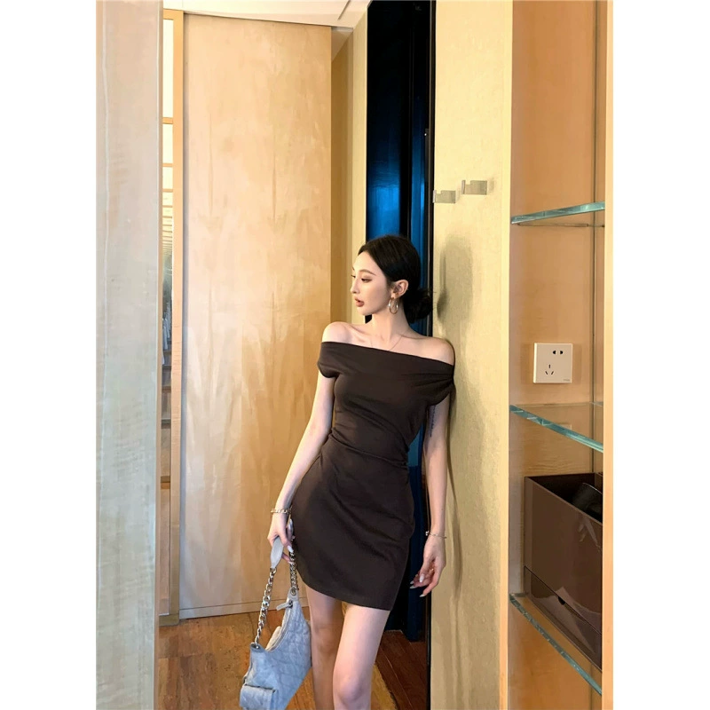2025 Женская одежда Pure Desire Personality Hot Girl Платье с одним плечом и короткими рукавами Короткая юбка Женская одежда