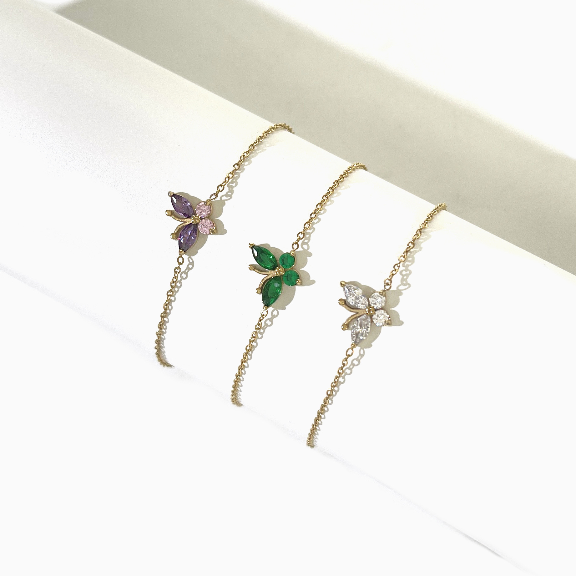 Fashionable golden universal bracelet stainless steel with zircon