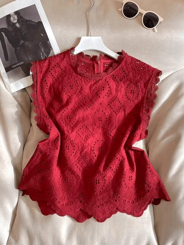 Chic Embroidered Lace Patchwork Hollow-Out Top for Women, 2024 Summer New Style, High-End Lace, Elegant Sleeveless Shirt Chic Embroidered Lace Patchwork Hollow-Out Top for Women, 2024 Summer New Style, High-End Lace, Elegant Sleeveless Shirt