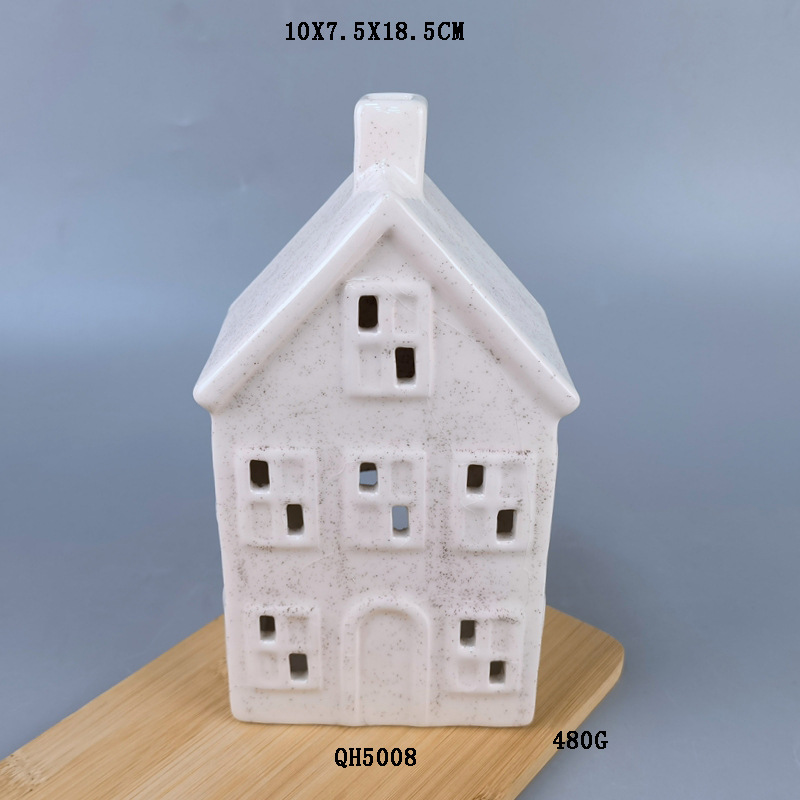 Decoración hueca de la casa de Navidad, cerámica europea, casa de Navidad, decoración de candelabro de luz LED, pintura de esmalte de perlas