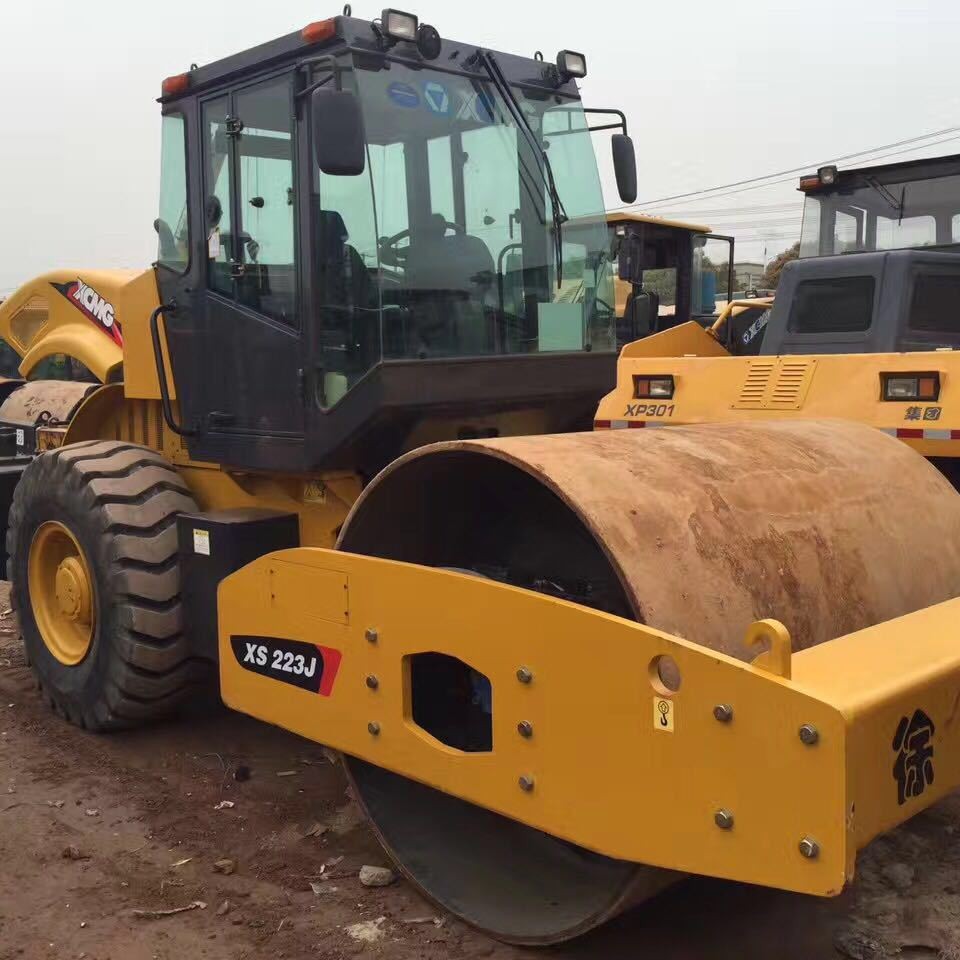 XCMG XS223JE(22T)26T Jiaxing rueda de acero simple de segunda mano rodillo de 22 toneladas XS202J XS225