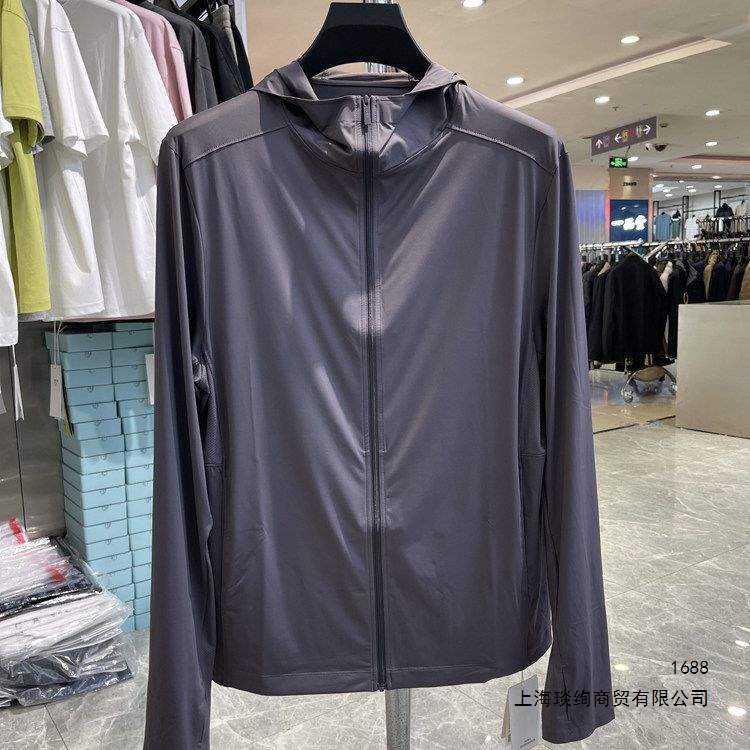 (001) Simple and versatile + cool and comfortable, breathable and not stuffy men's spring and summer sun protection clothing, brand clearance sale stock, thick