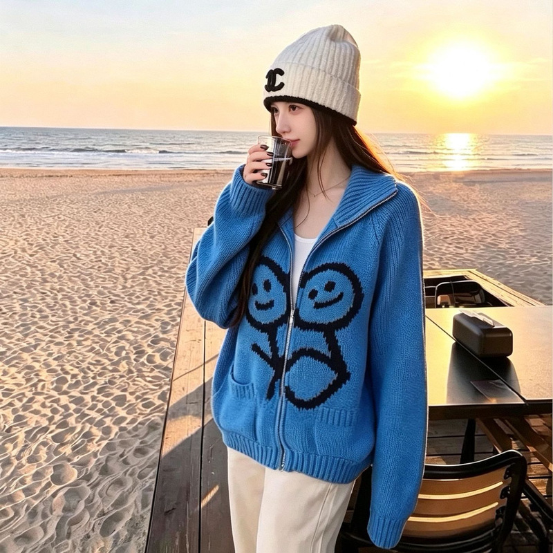 Korean Dongdaemun's popular stick figure stand-collar knitted cardigan for women, autumn and winter new Klein blue sweater Korean Dongdaemun's popular stick figure stand-collar knitted cardigan for women, autumn and winter new Klein blue sweater