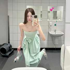 海边度假风收腰露肩长裙女夏季新款法式薄荷绿蝴蝶结抹胸连衣裙子