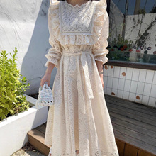 韩国chic秋季法式优雅圆领重工镂空蕾丝钩花系带收腰长袖连衣裙女