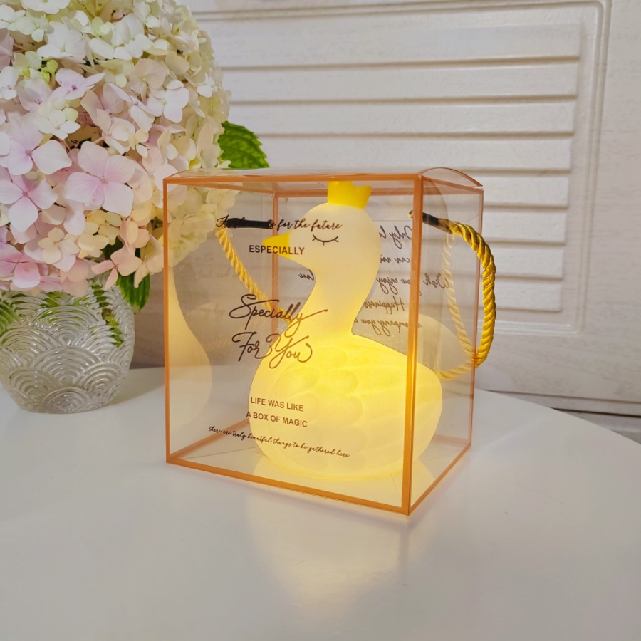 백조/흰색 + 사각형 선물 상자/라피아