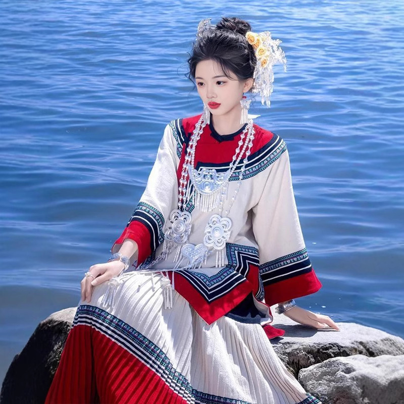 New Yi Ethnic Clothing for Spring and Autumn, New Chinese Style Traditional Minority Photo Shoot Outfit for Best Friends