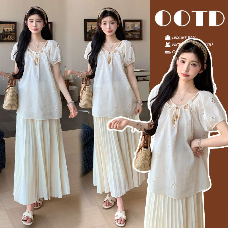 Maternity Wear 2026 Summer New Korean Style Age-Reducing, Slimming, Height-Enhancing Loose Maternity Top + Skirt Two-Piece Set