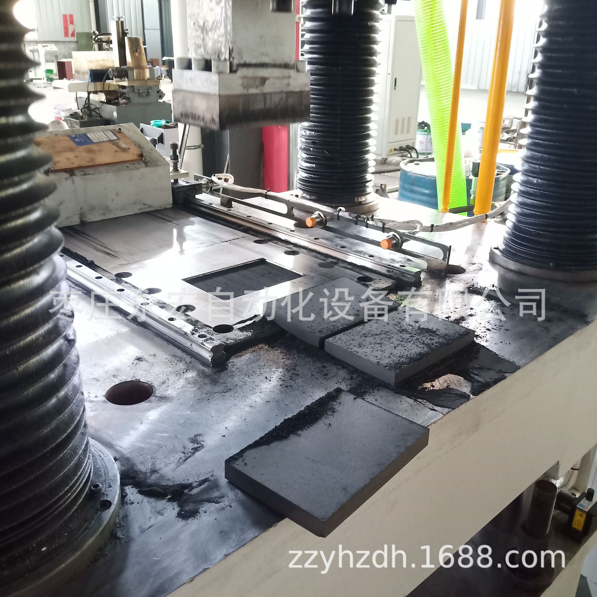 315吨营养土块成型油压机双色鱼饵全自动粉末液压机石油石压制