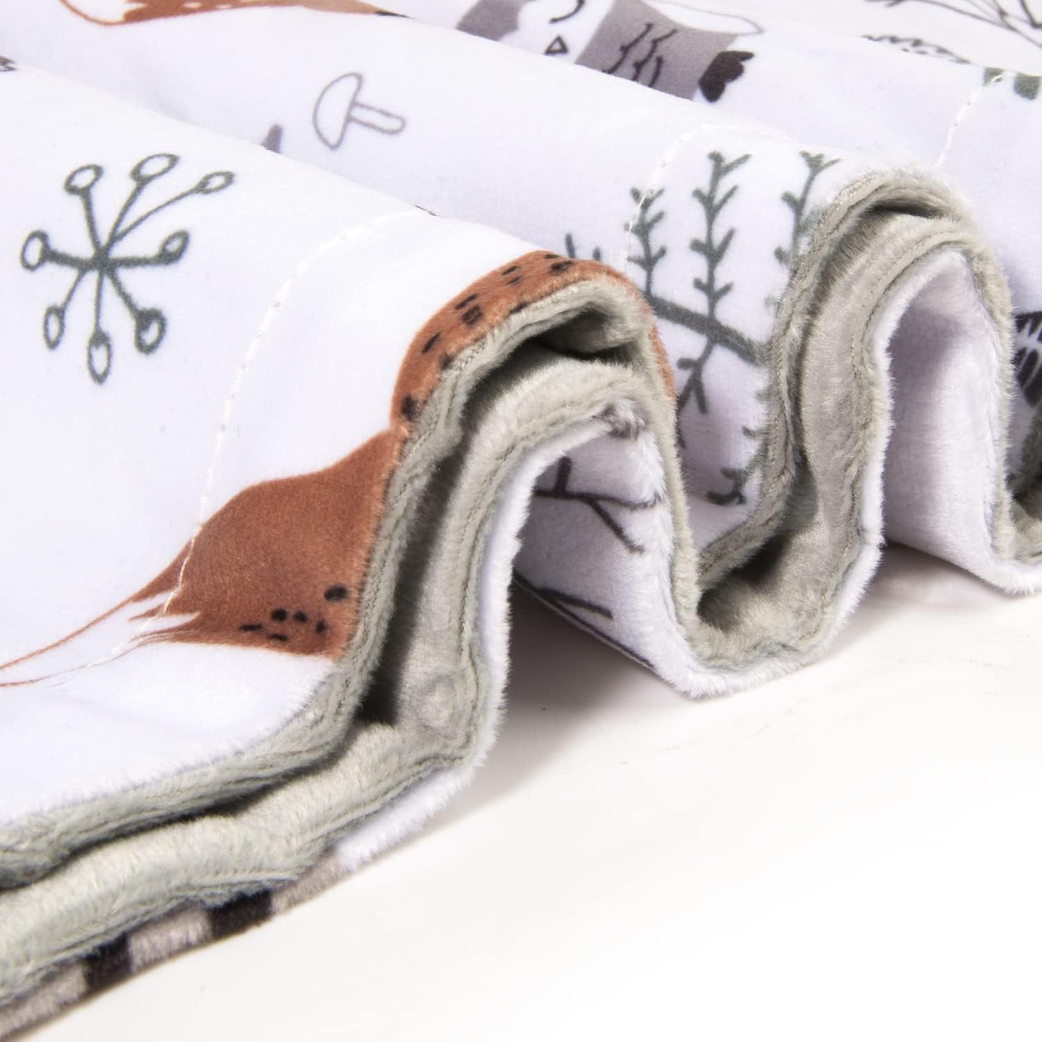 Coral fleece beanie manta bebé edredón suave piel agradable otoño e invierno caliente al por mayor Amazon dibujos animados manta