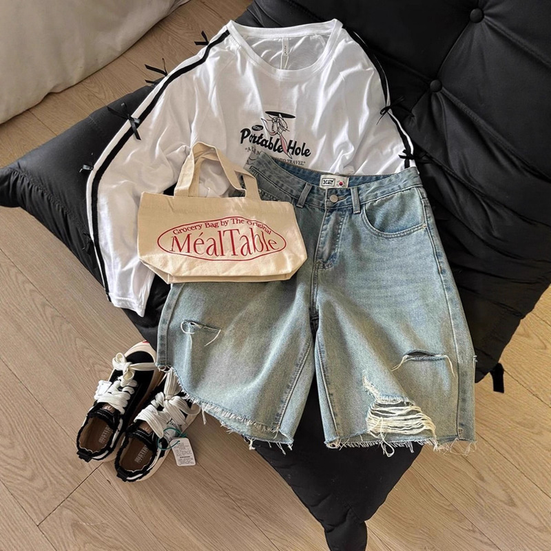 American retro high-waisted denim shorts for women, summer 2026 new style, loose straight cut, suitable for petite figures, 5-point mid-length pants American retro high-waisted denim shorts for women, summer 2026 new style, loose straight cut, suitable for petite figures, 5-point mid-length pants