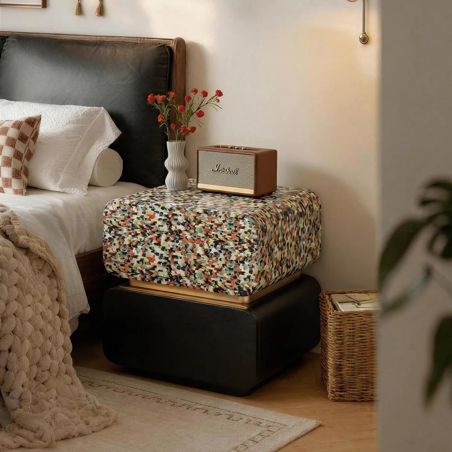 Mosaico arco iris de alta sensación mesilla de cama dormitorio doméstico 2026 nuevo lujo ligero hermoso simple moderno gabinete de cama