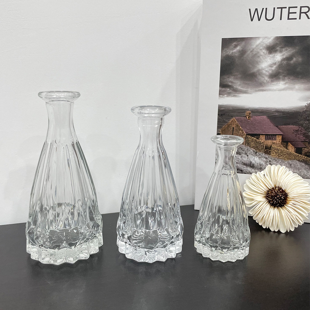 厂家批发多规格透明玻璃花瓶钻石菱形香薰瓶家居摆件藤条挥发扩香