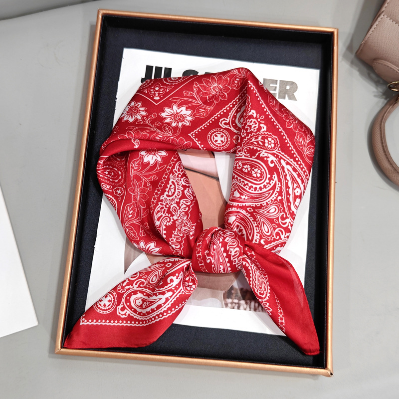 빨간색 4프레임 캐슈넛