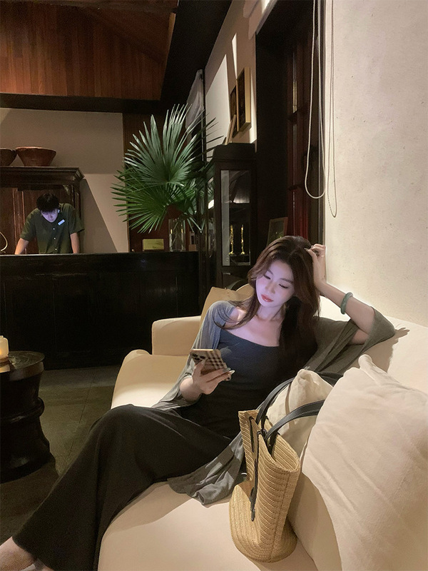 EIA一尧【淡人美学】慵懒松弛感吊带连衣裙女秋气质显瘦百搭长裙|undefined