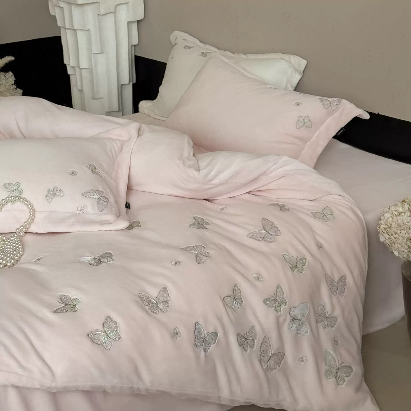 冬季少女心加厚牛奶绒四件套蝴蝶刺绣保暖床单床笠被套床上用品粉