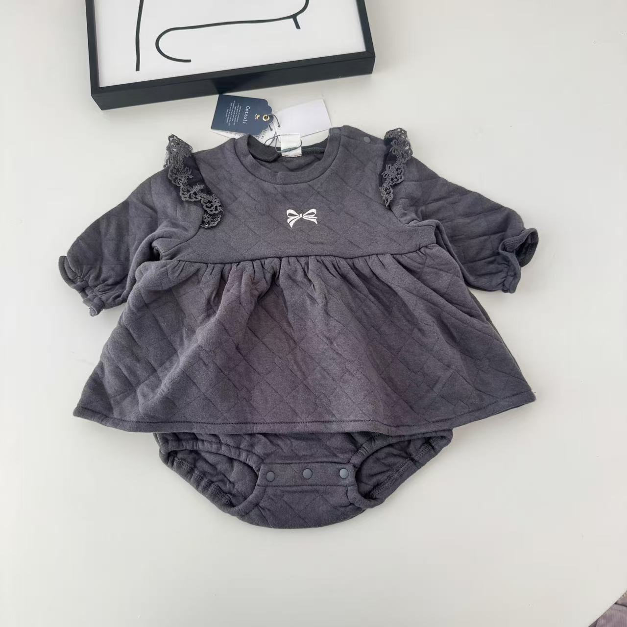 小木马空气层裙式三角爬 2025秋冬新品日单女婴童空气层加厚哈衣