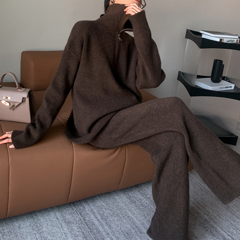 翻领时尚半拉链套头毛衣加厚套装女冬季新款宽松针织阔腿裤两件套