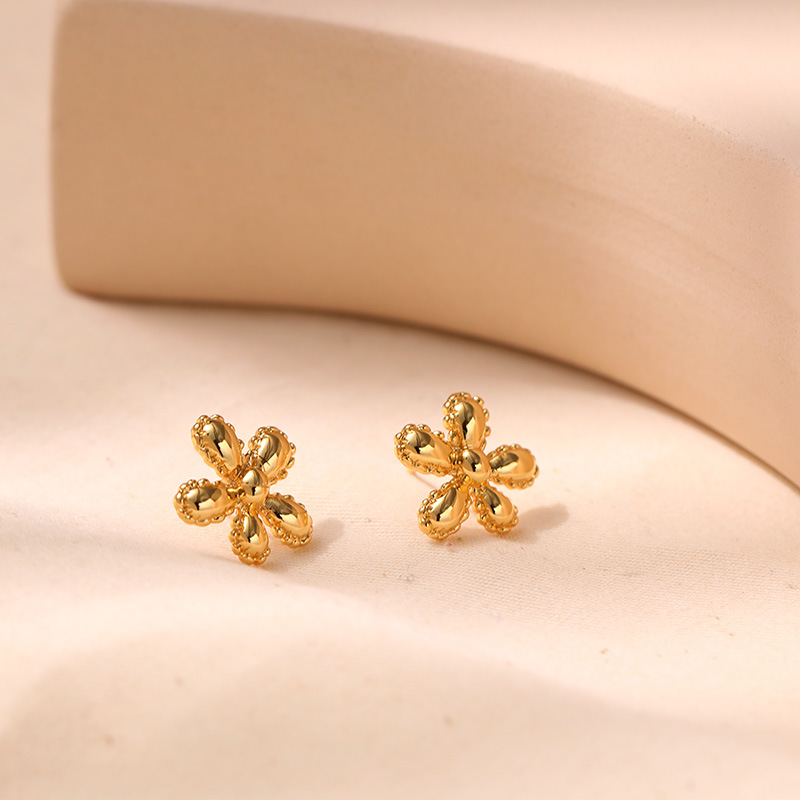 Plating Design 1 Pair Casual Sweet Flower Plating Copper 18k Gold Plated Ear Studs