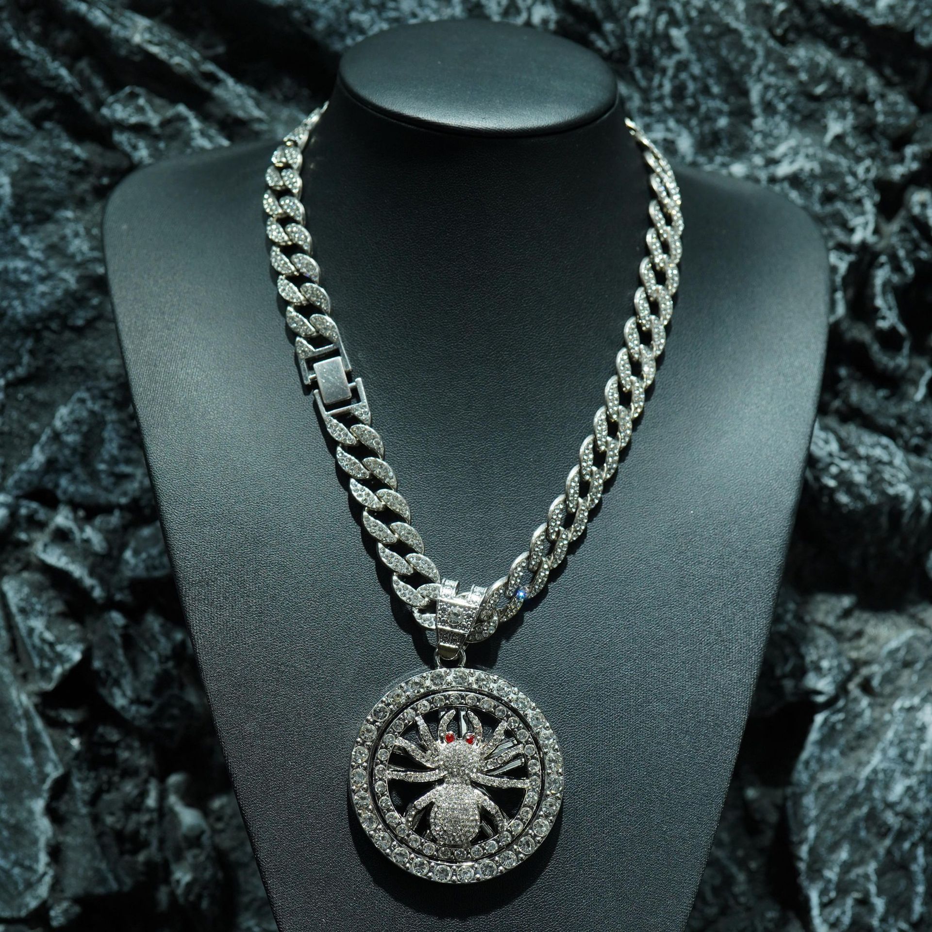 Nuevo collar transfronterizo rotativo colgante de araña personalidad colgante de animales accesorios de collar de hombre Hip Hop cadena cubana