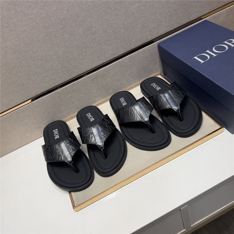 Nuevas zapatillas casuales de hombre, zapatillas de playa personales antideslizantes de alta calidad, zapatillas de hombre guapo.