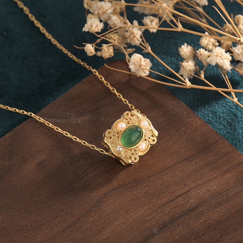 Aieryuan jewelry ancient gold-plated inlaid safety lock pendant inlaid with natural chalcedony agate pearl necklace for girls