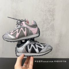 简约休闲风前系带装饰拼色图案户外登山鞋2025年秋款男女童跑步鞋